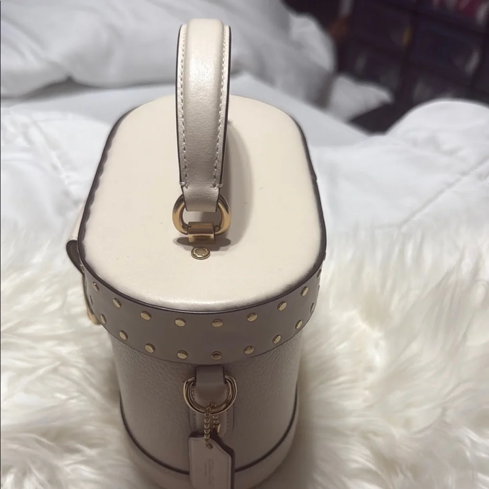 Coach Georgie Cream Leather Handbag - Picture 3 of 8